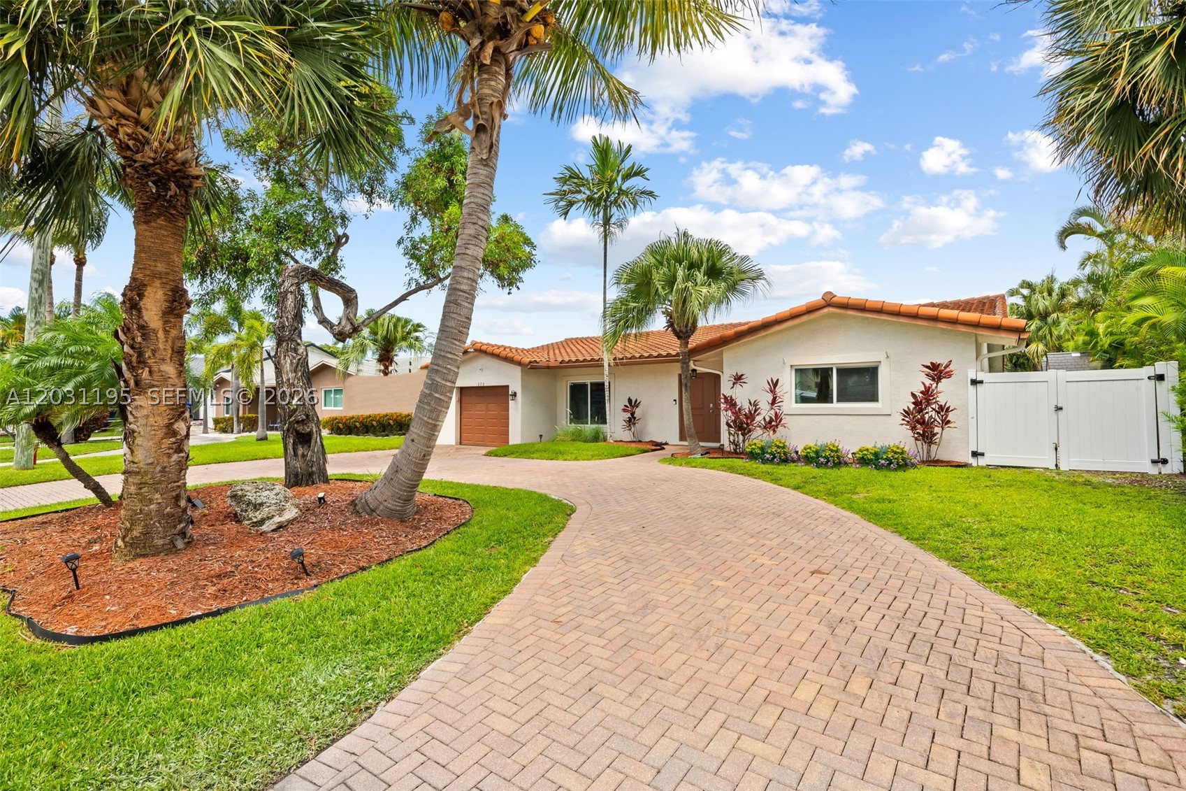 370 SE 12th Ave Pompano Beach, FL 33060