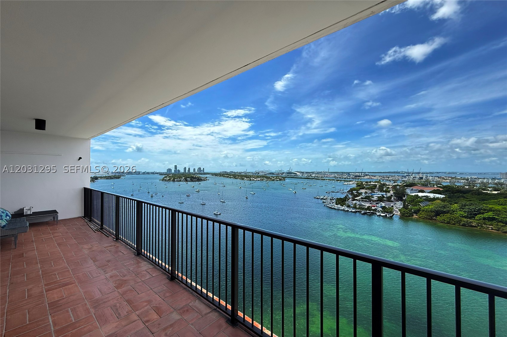 image 1000 Venetian Way1