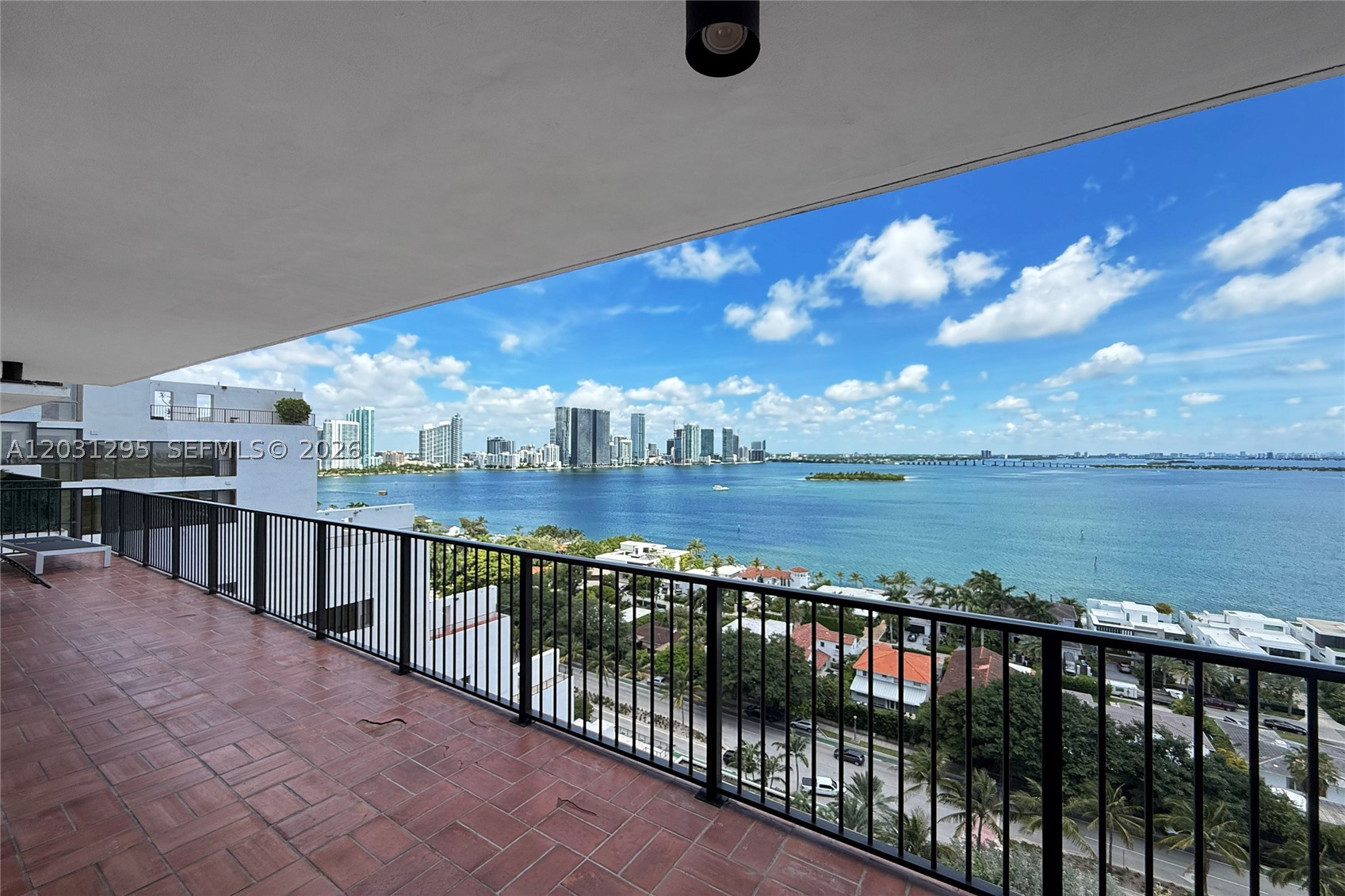 image 1000 Venetian Way3