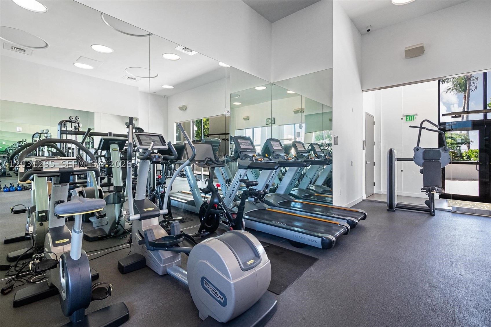 1000 Venetian Way #1703 Miami, FL 33139
