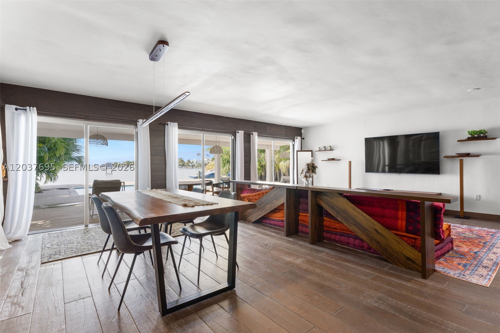 8220 Hawthorne Ave Miami Beach, FL 33141