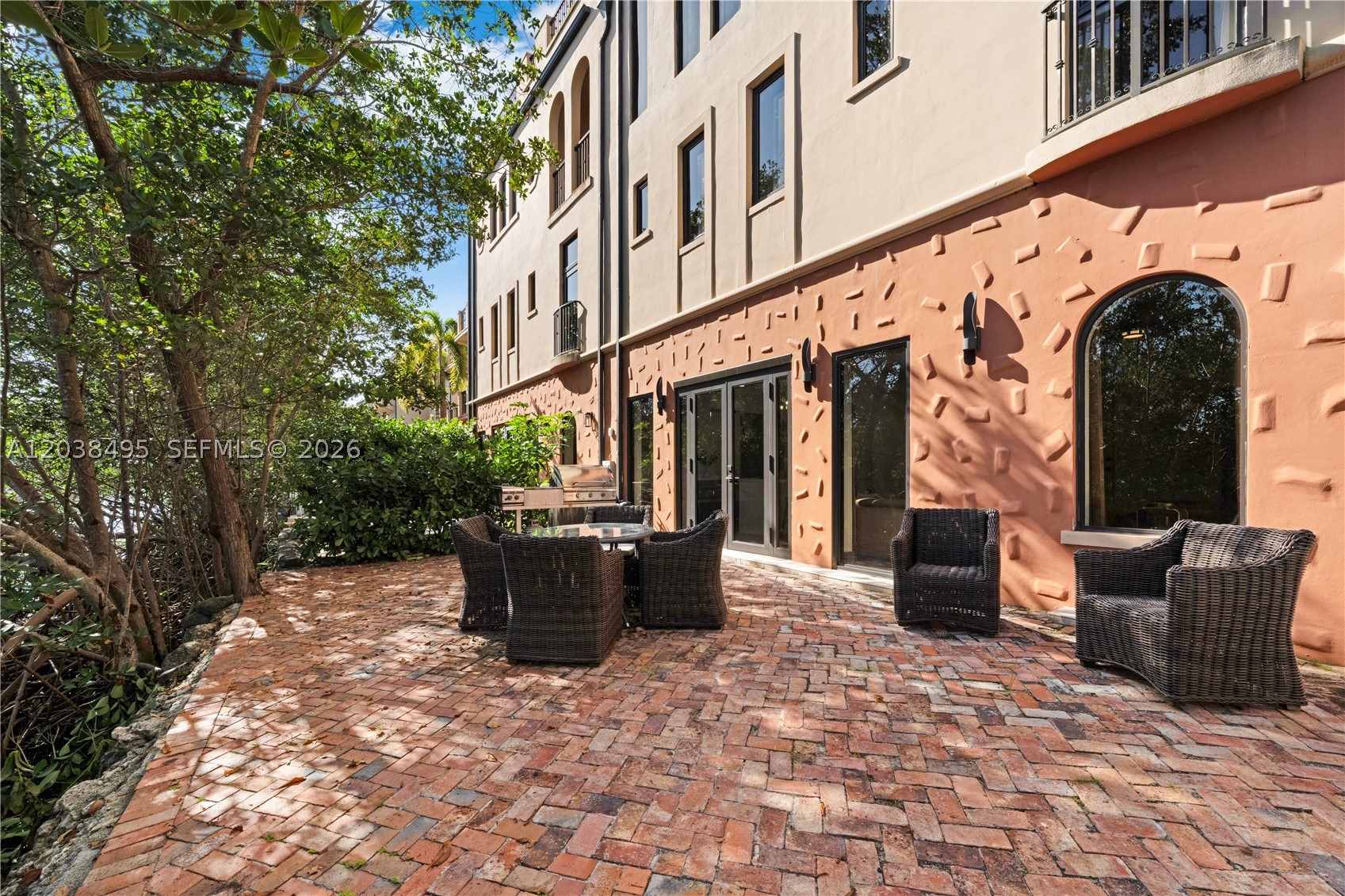 6232 Paradise Pt Dr Palmetto Bay, FL 33157