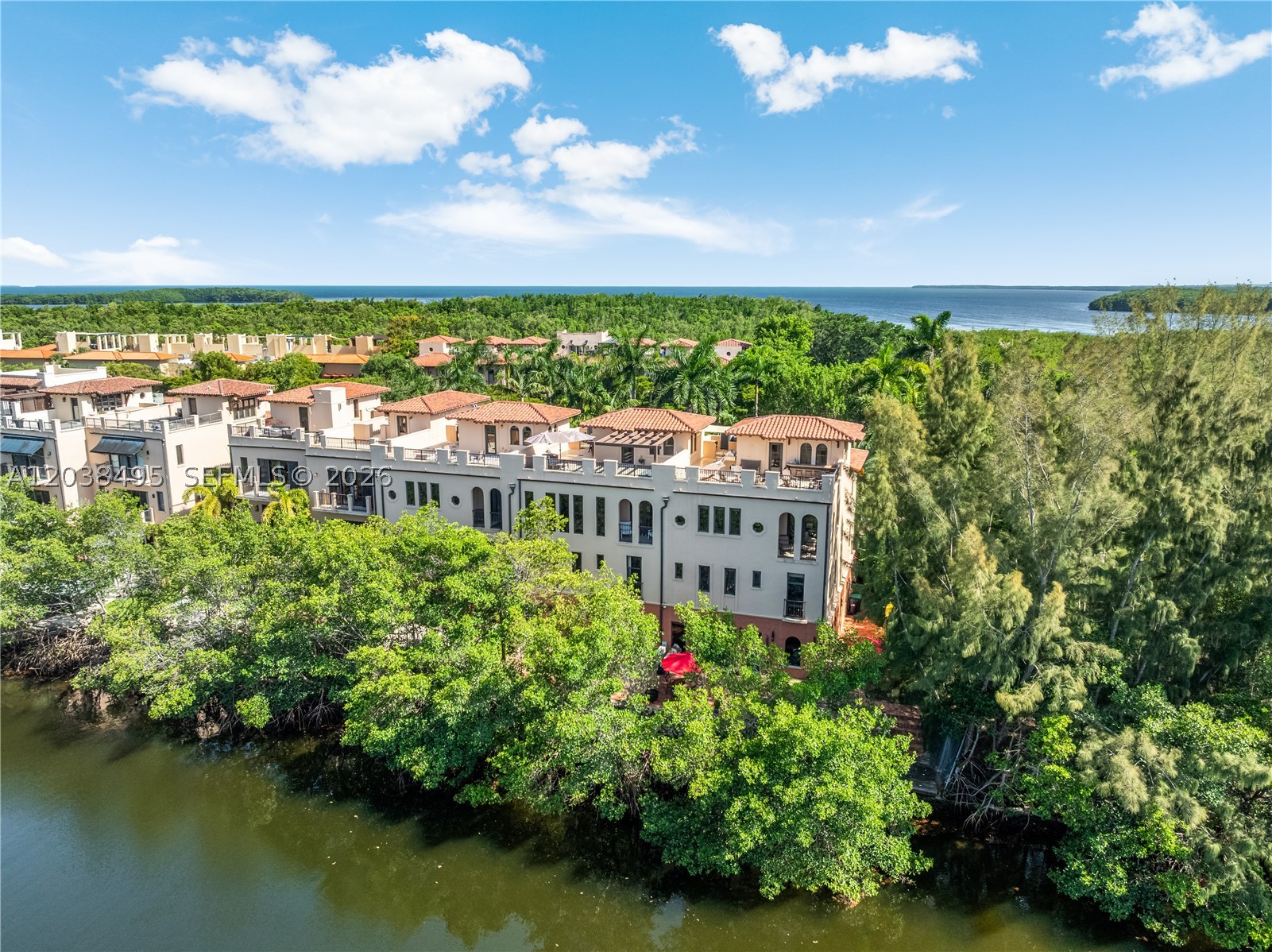 6232 Paradise Pt Dr Palmetto Bay, FL 33157