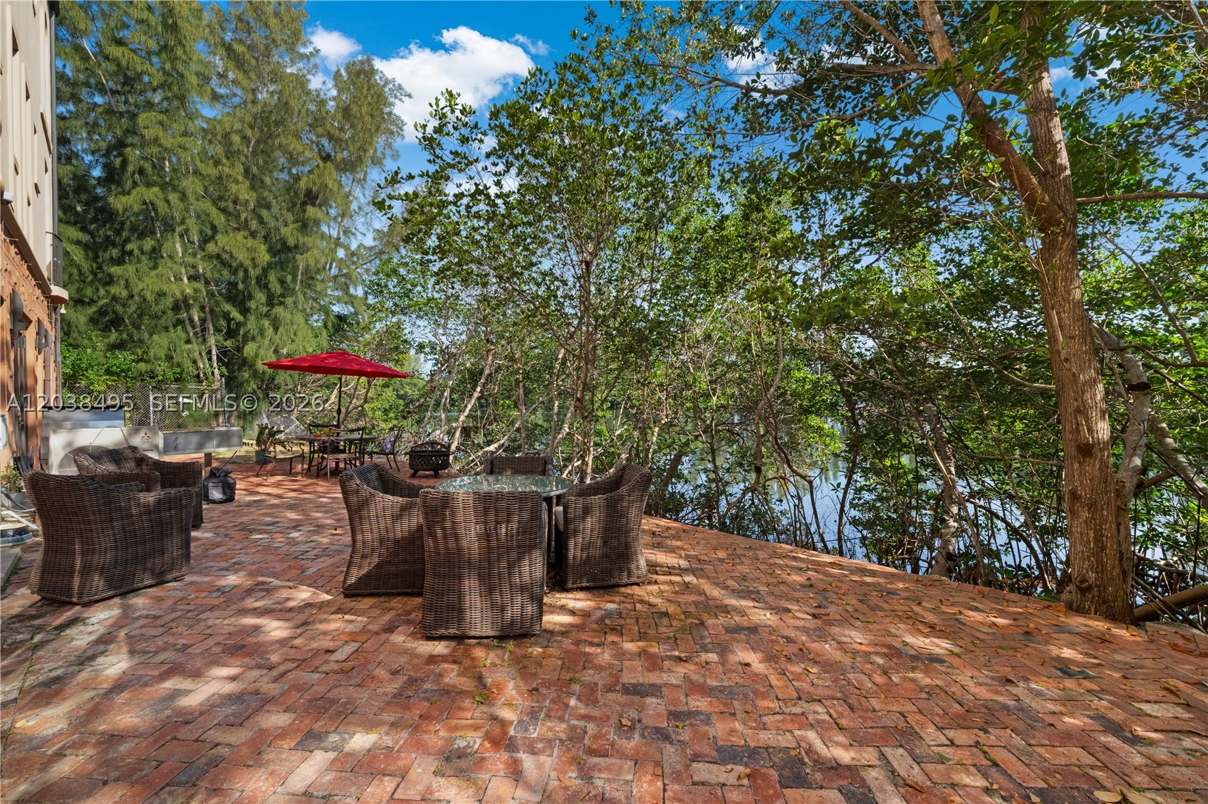 6232 Paradise Pt Dr Palmetto Bay, FL 33157