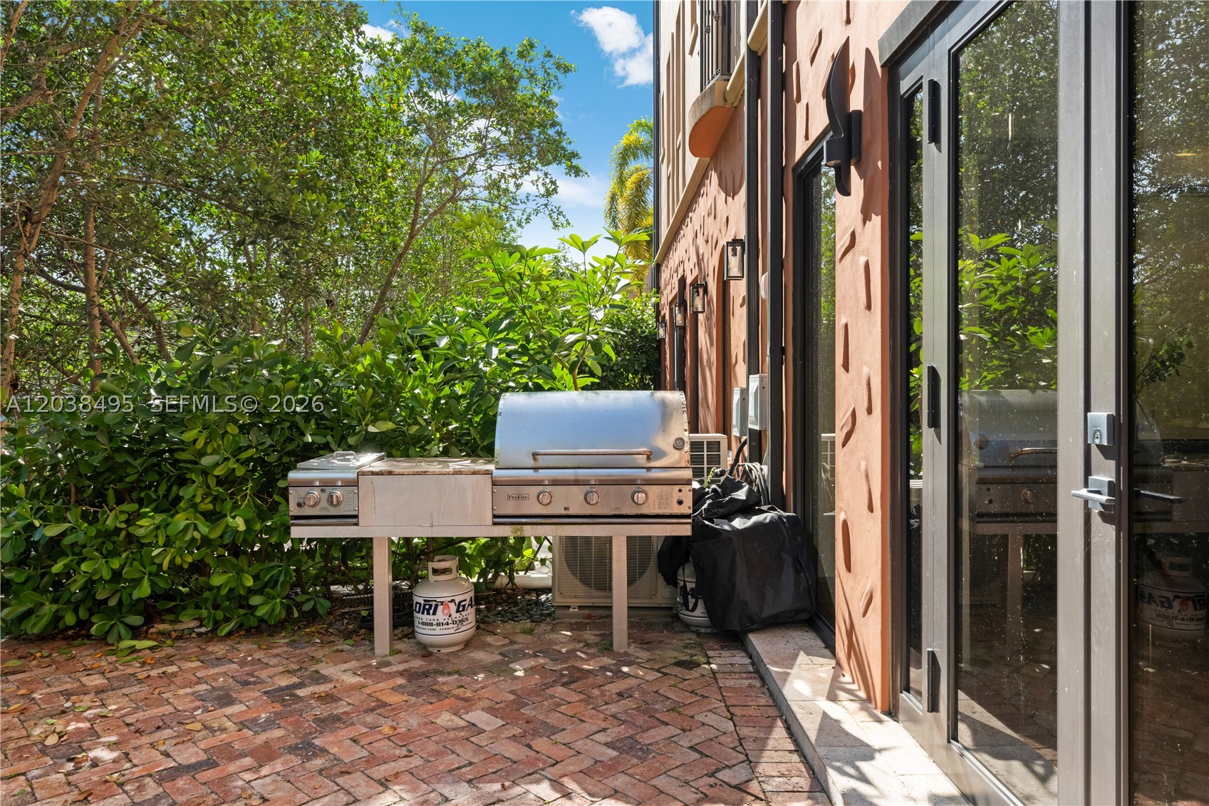 6232 Paradise Pt Dr Palmetto Bay, FL 33157