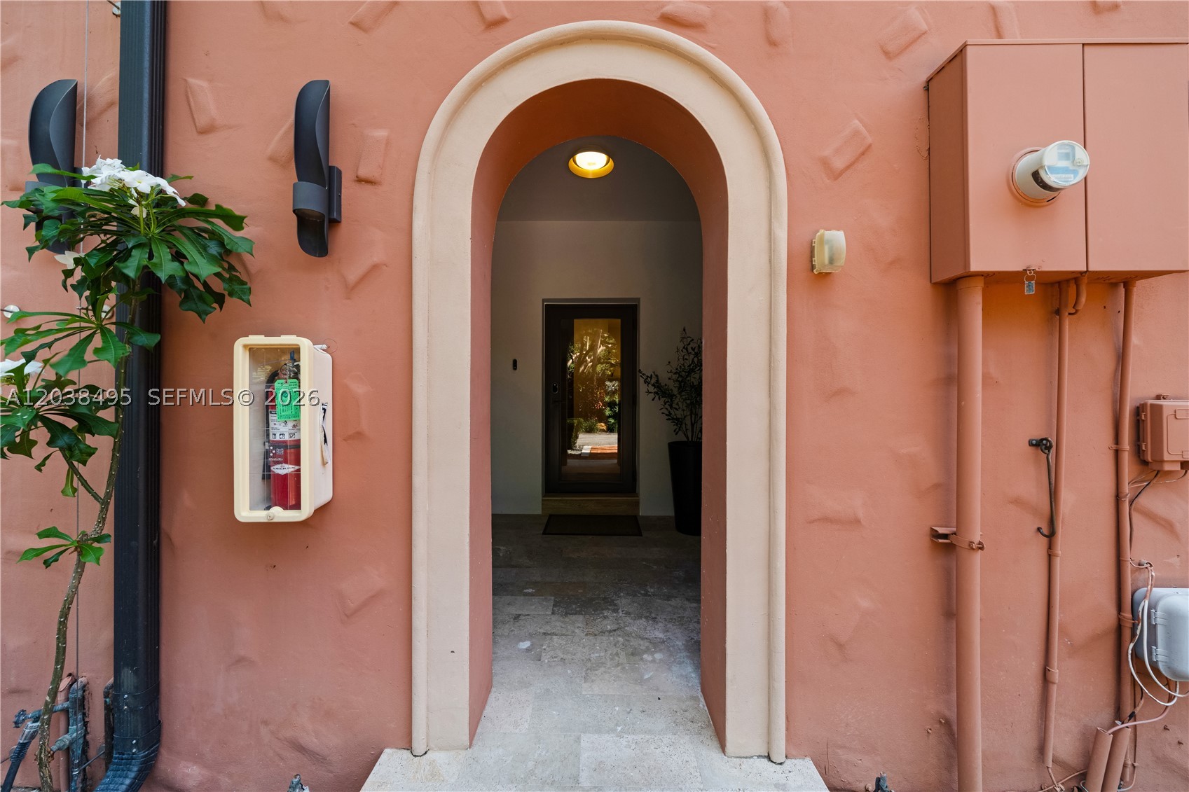 6232 Paradise Pt Dr Palmetto Bay, FL 33157