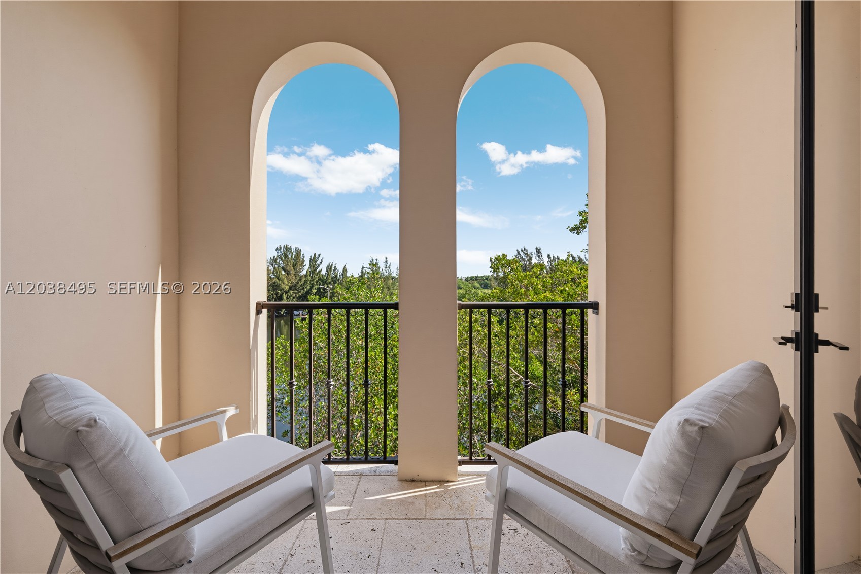 6232 Paradise Pt Dr Palmetto Bay, FL 33157