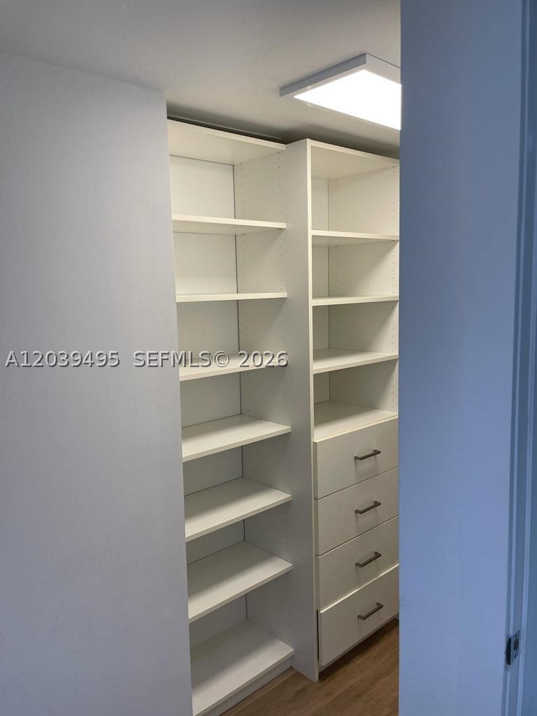image Arlen House East18