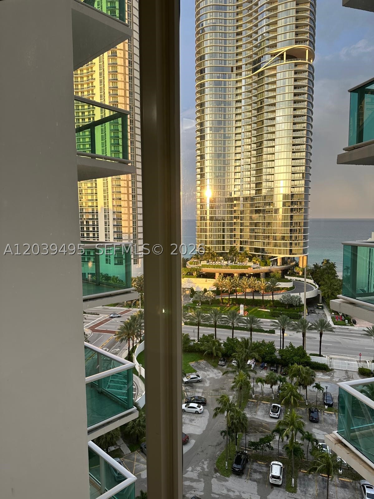 image Arlen House East25