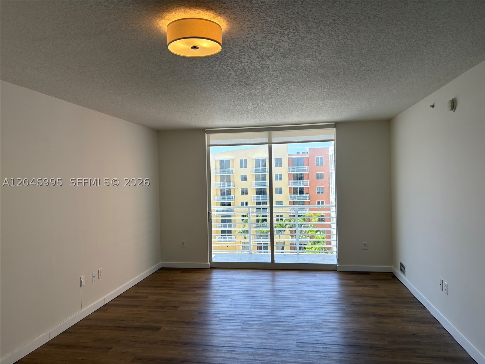 image The Venture at Aventura12