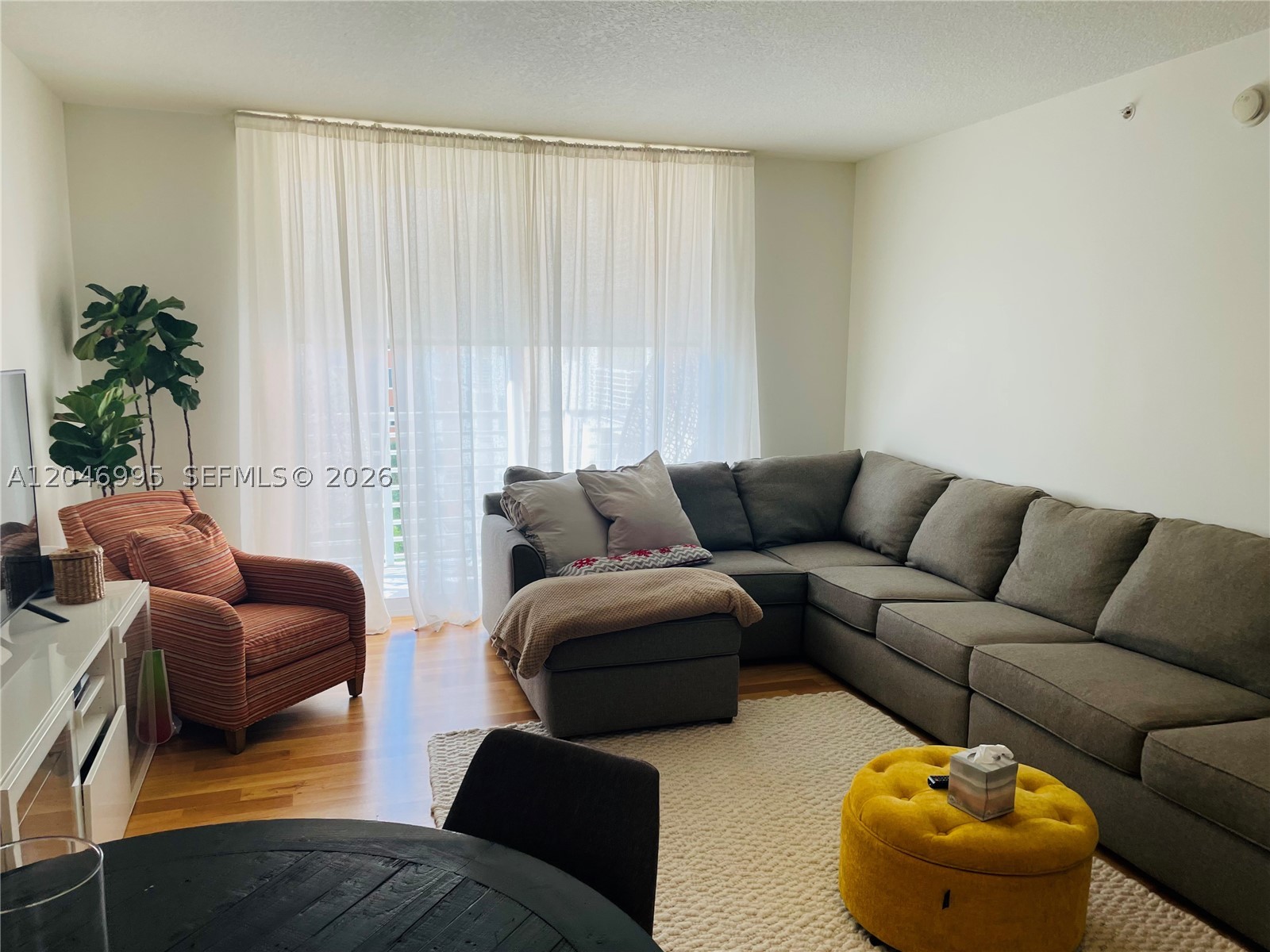 image The Venture at Aventura2