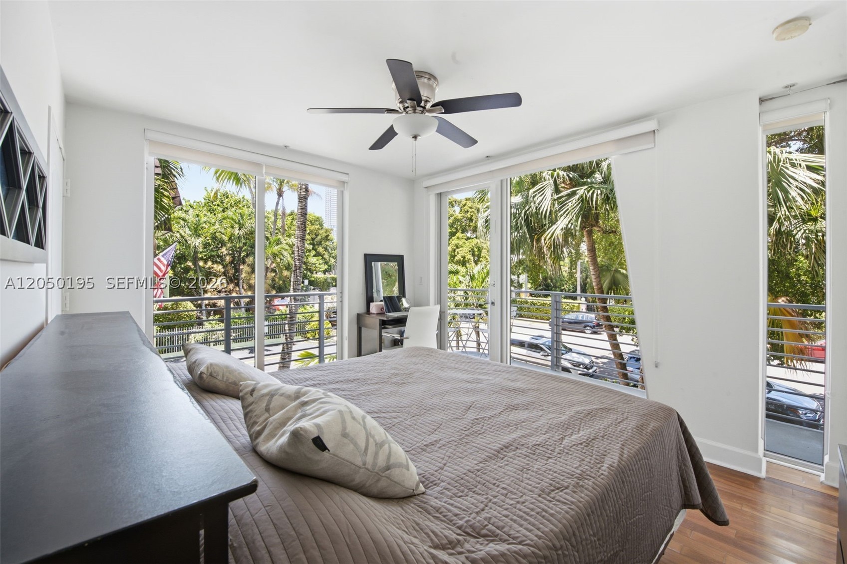 945 Michigan Ave #3