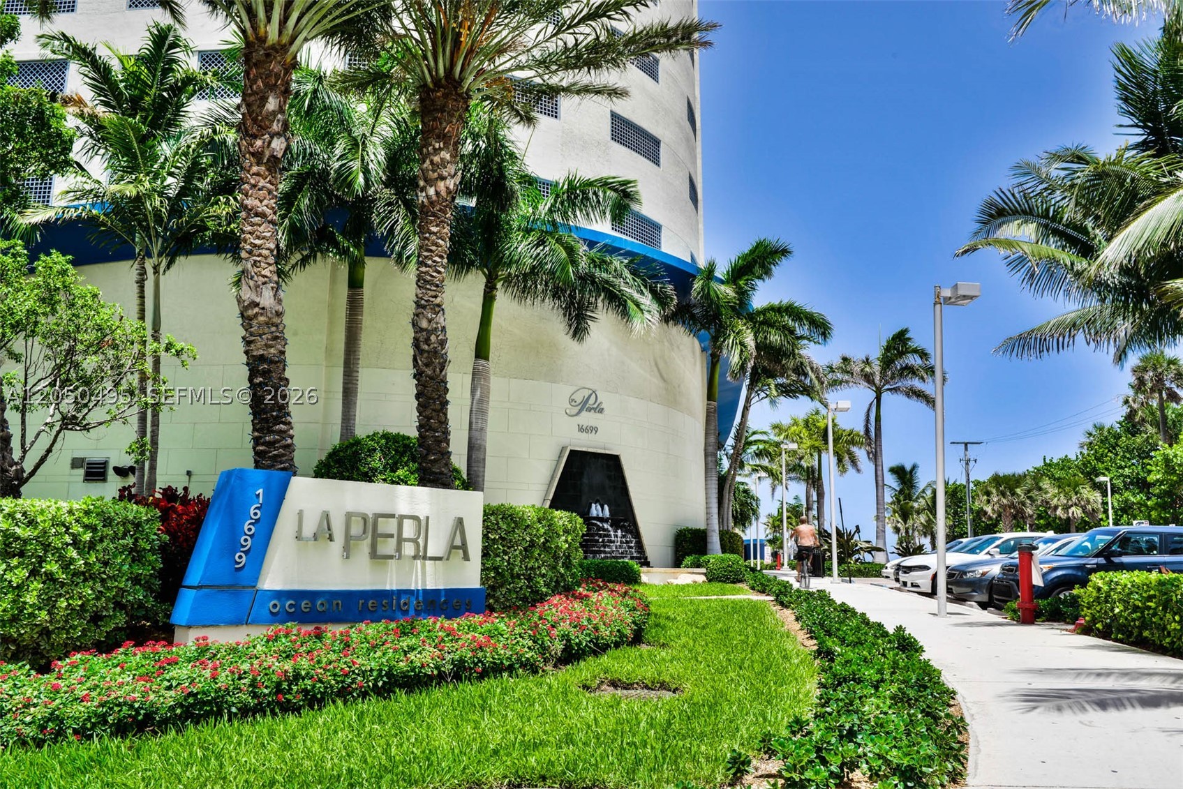 16699 Collins Ave #2004