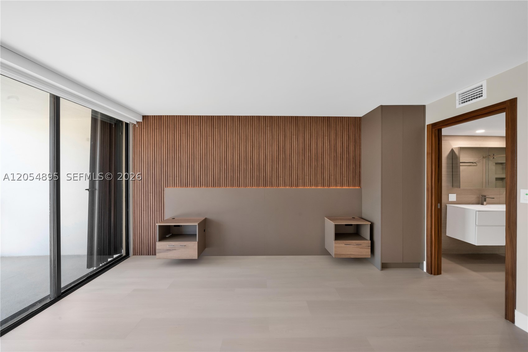 image Brickell Place I13