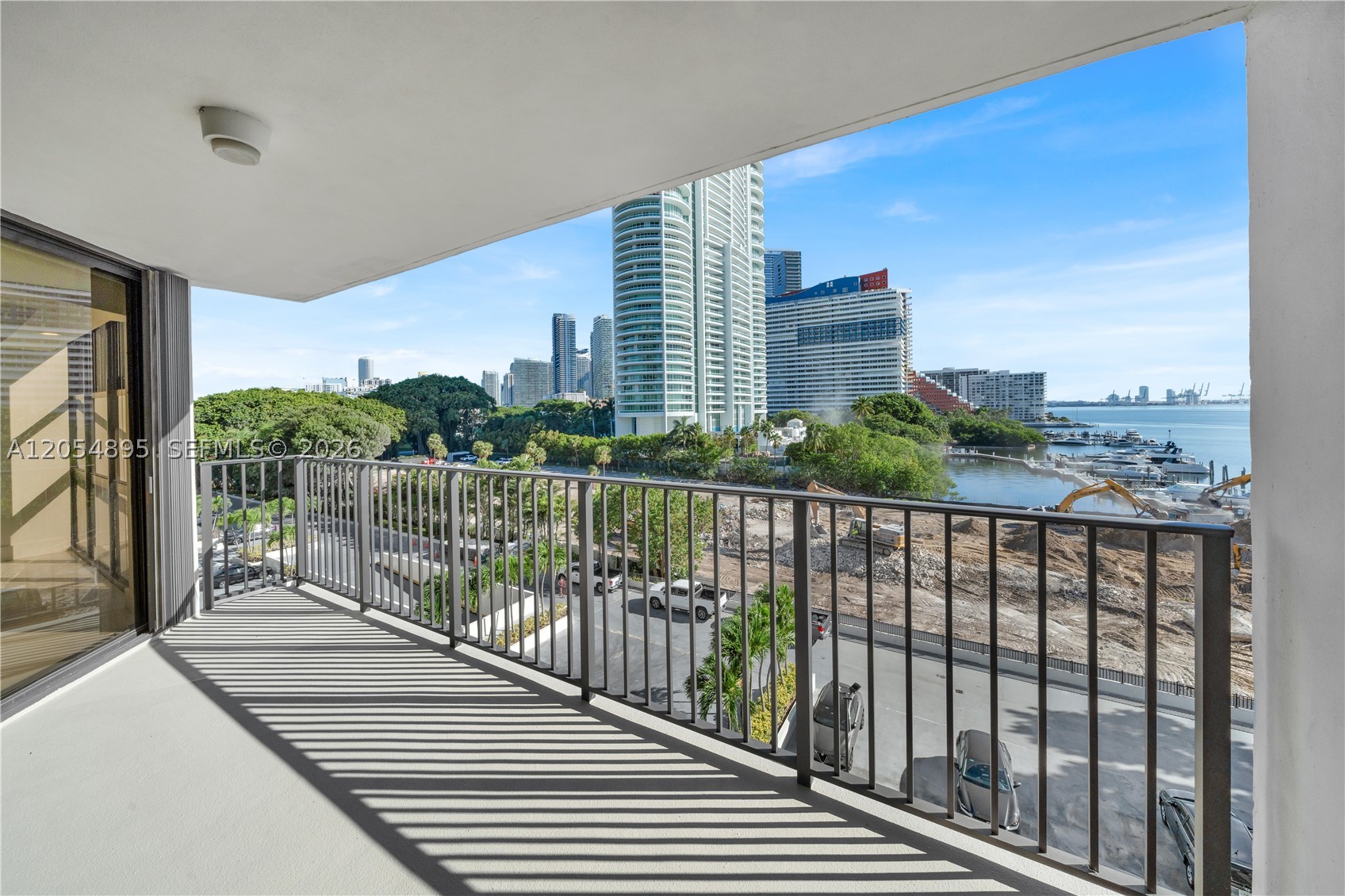 image Brickell Place I20