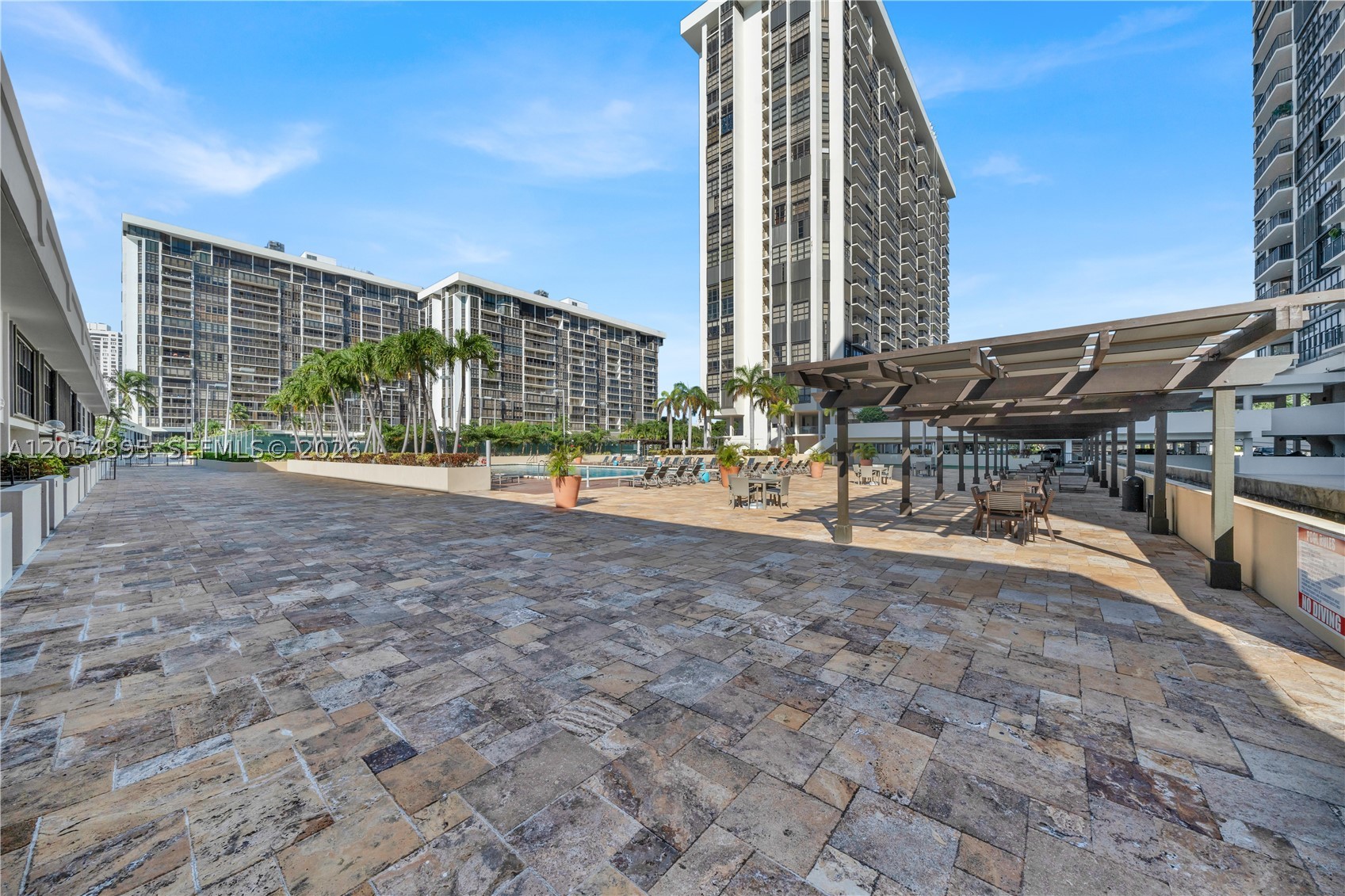 image Brickell Place I28