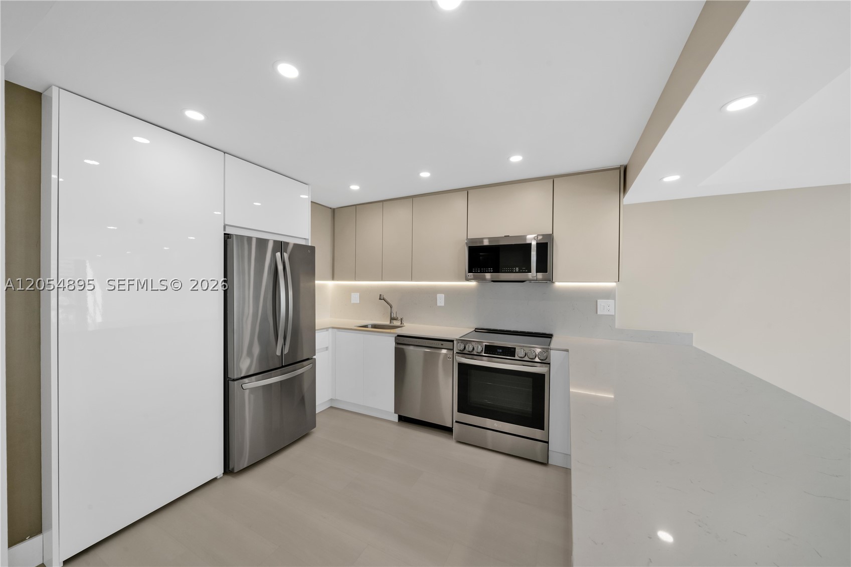 image Brickell Place I2