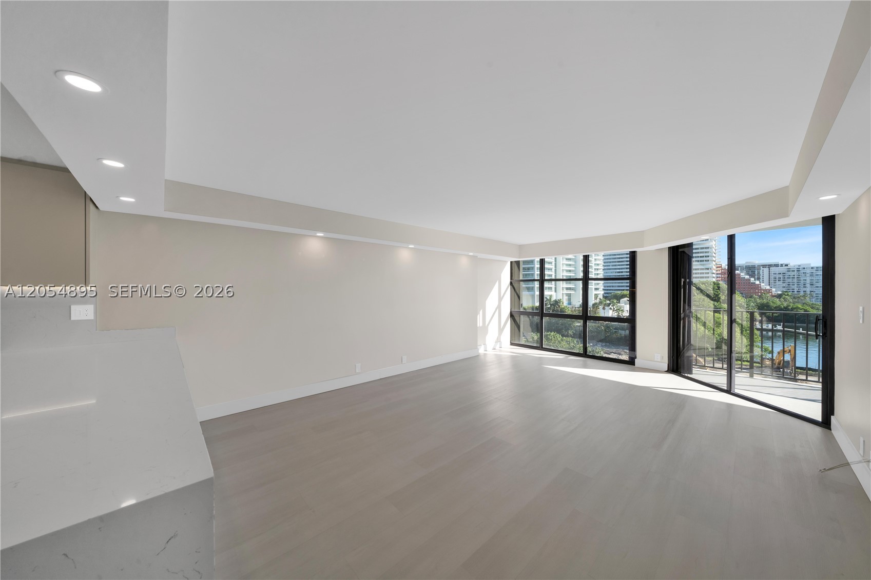 image Brickell Place I6