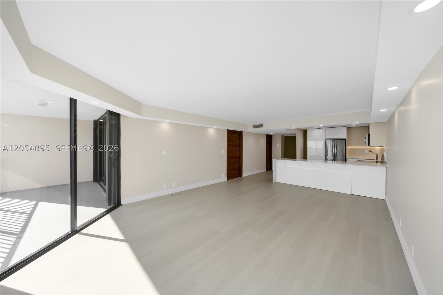 image Brickell Place I8