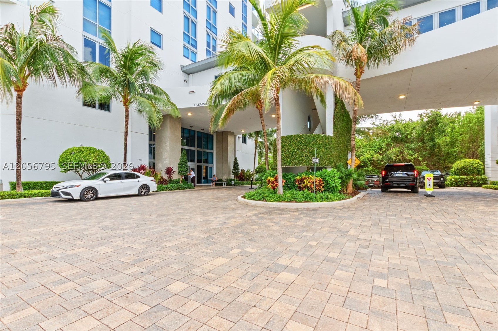 17111 Biscayne Blvd #603