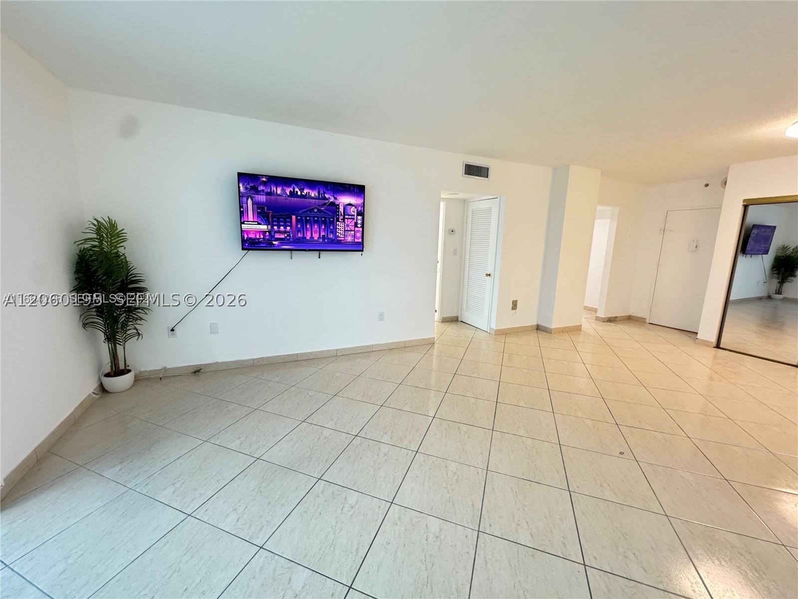 400 Kings Pt Dr #320