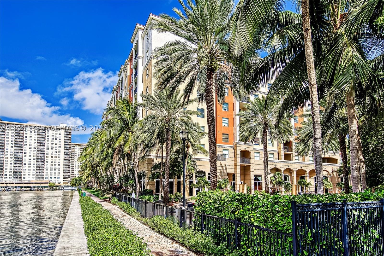 image Porto Bellagio Condo5