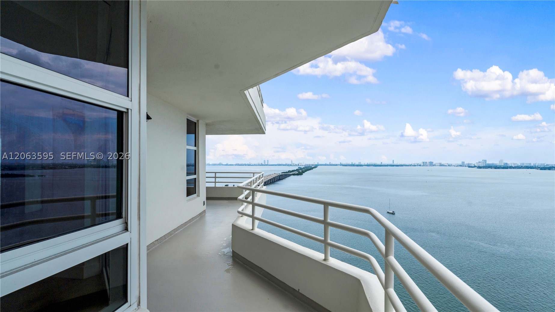 555 NE 34th St #1801 Miami, FL 33137
