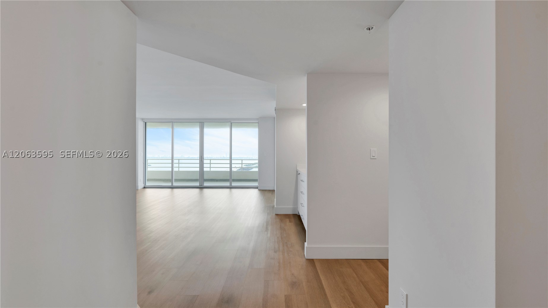 555 NE 34th St #1801 Miami, FL 33137