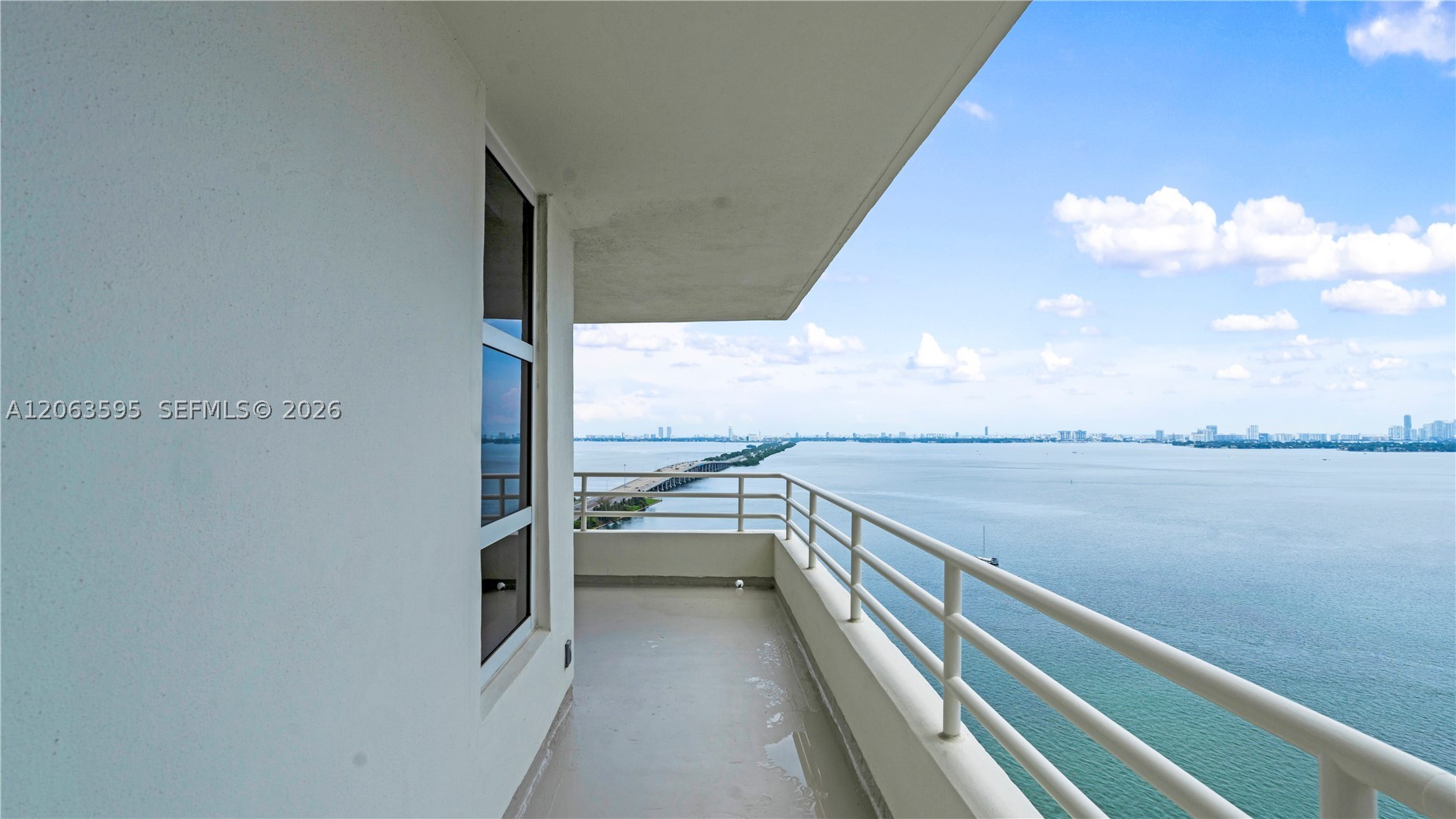 555 NE 34th St #1801 Miami, FL 33137