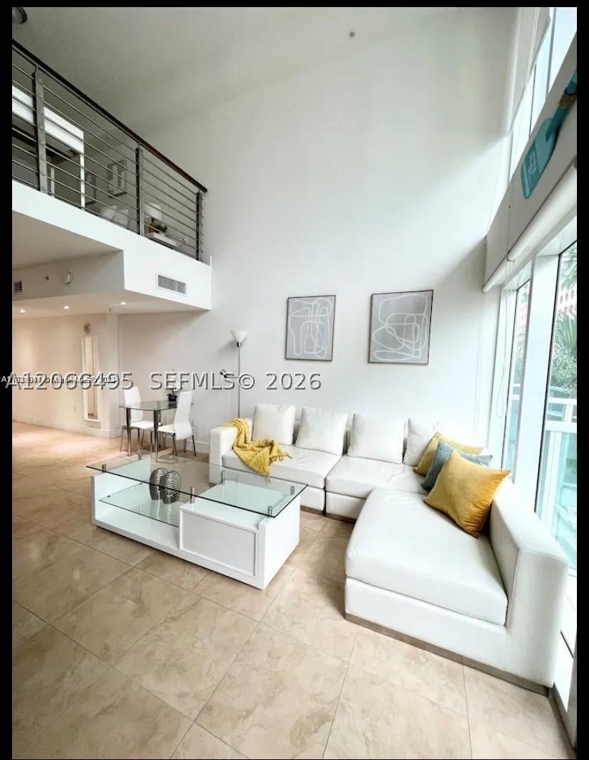 41 SE 5th St #414
