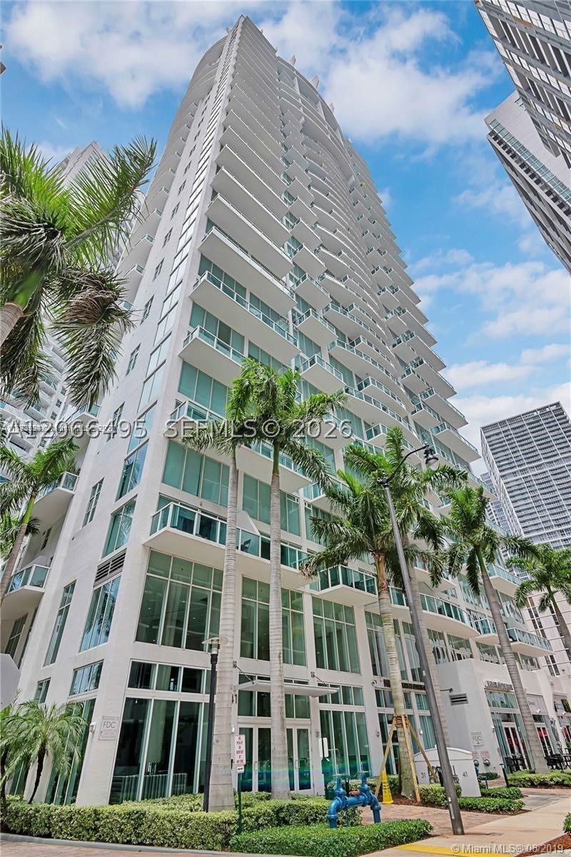 image Brickell on the River South25