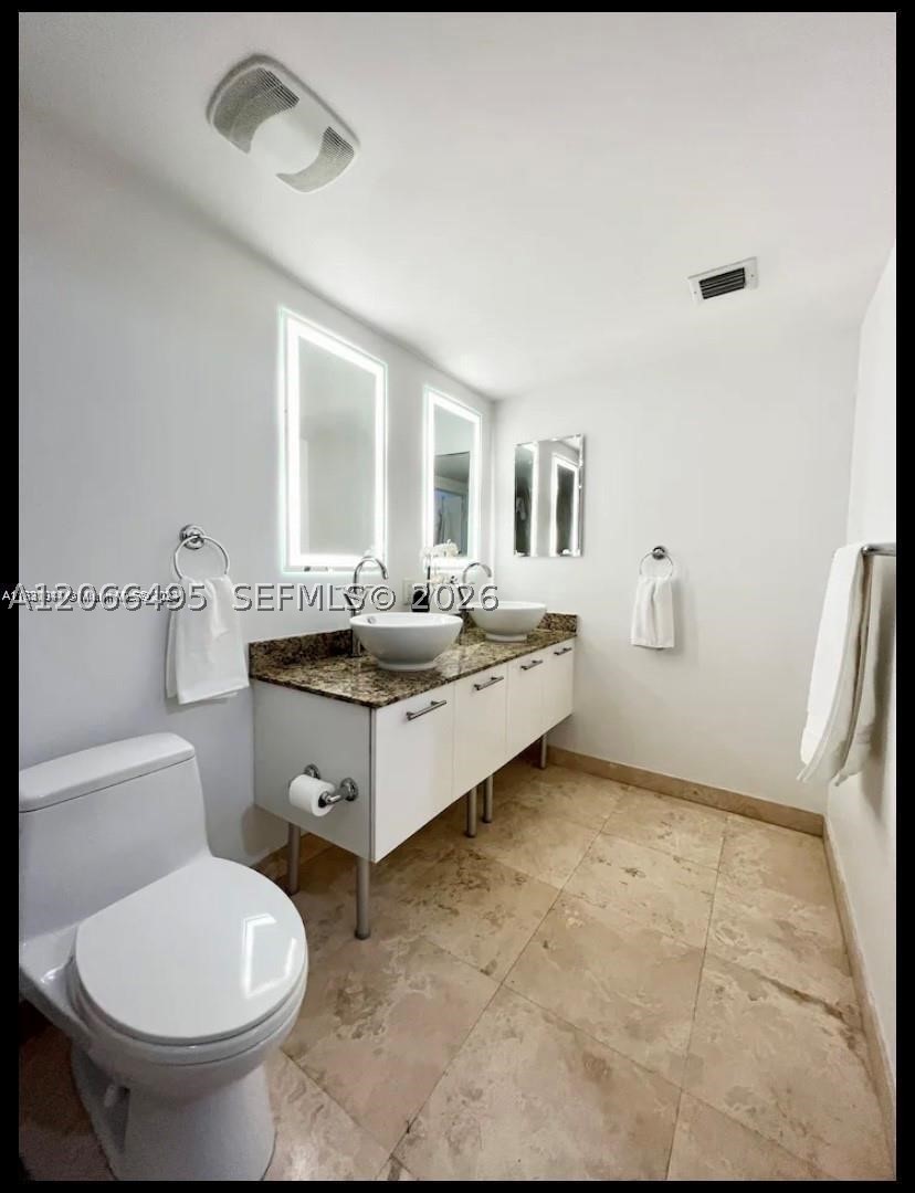 image Brickell on the River South7