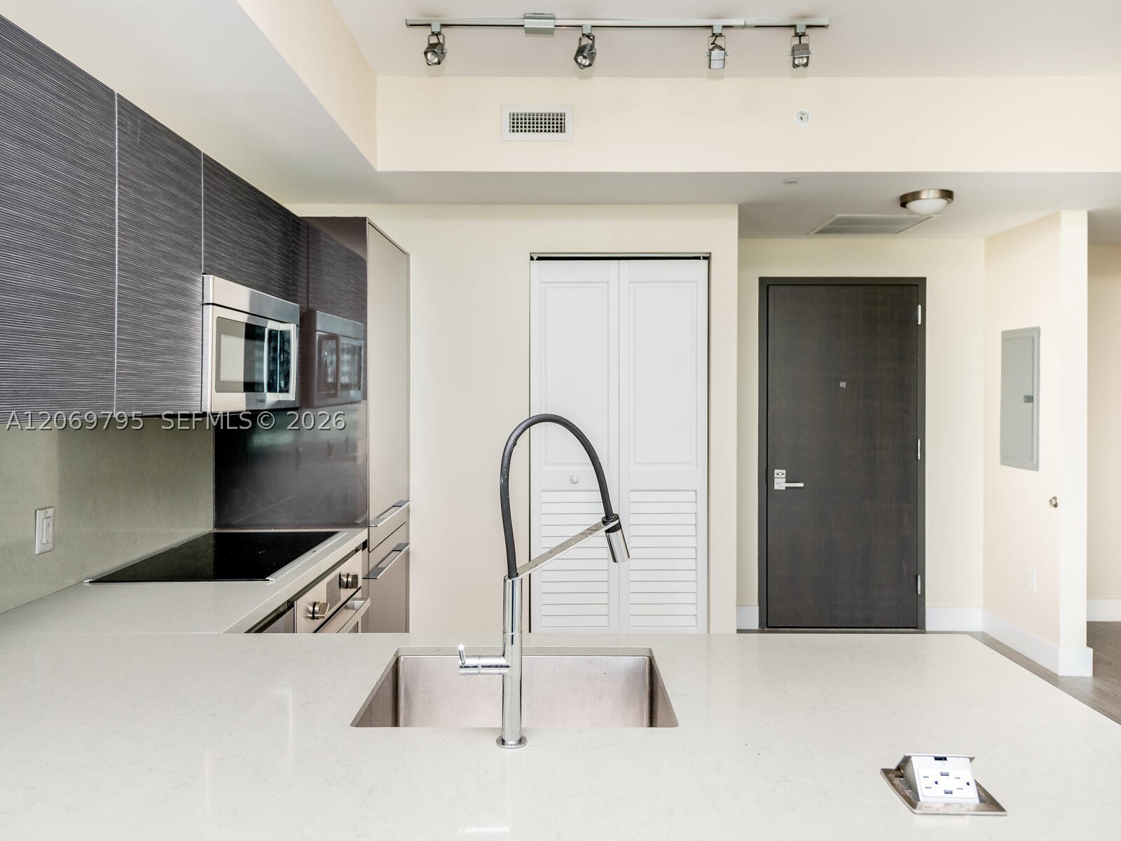 image The Bond on Brickell9