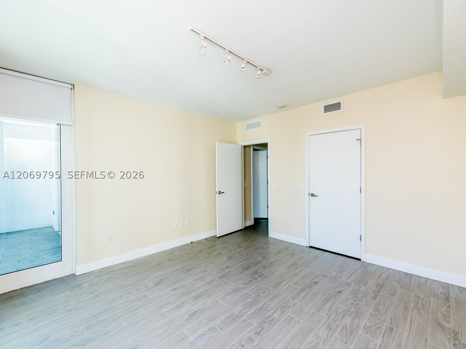 image The Bond on Brickell19