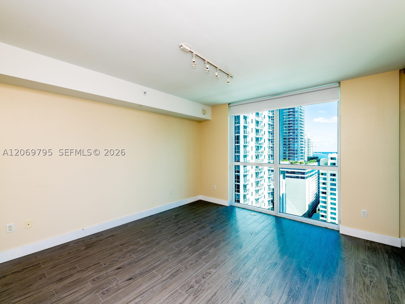 image The Bond on Brickell20