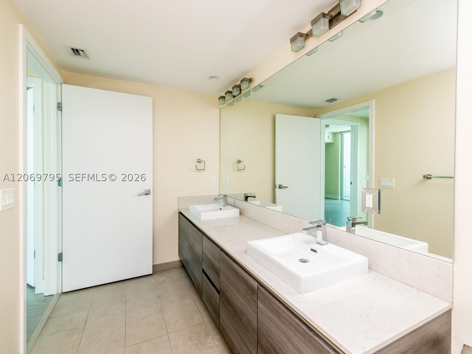 image The Bond on Brickell23