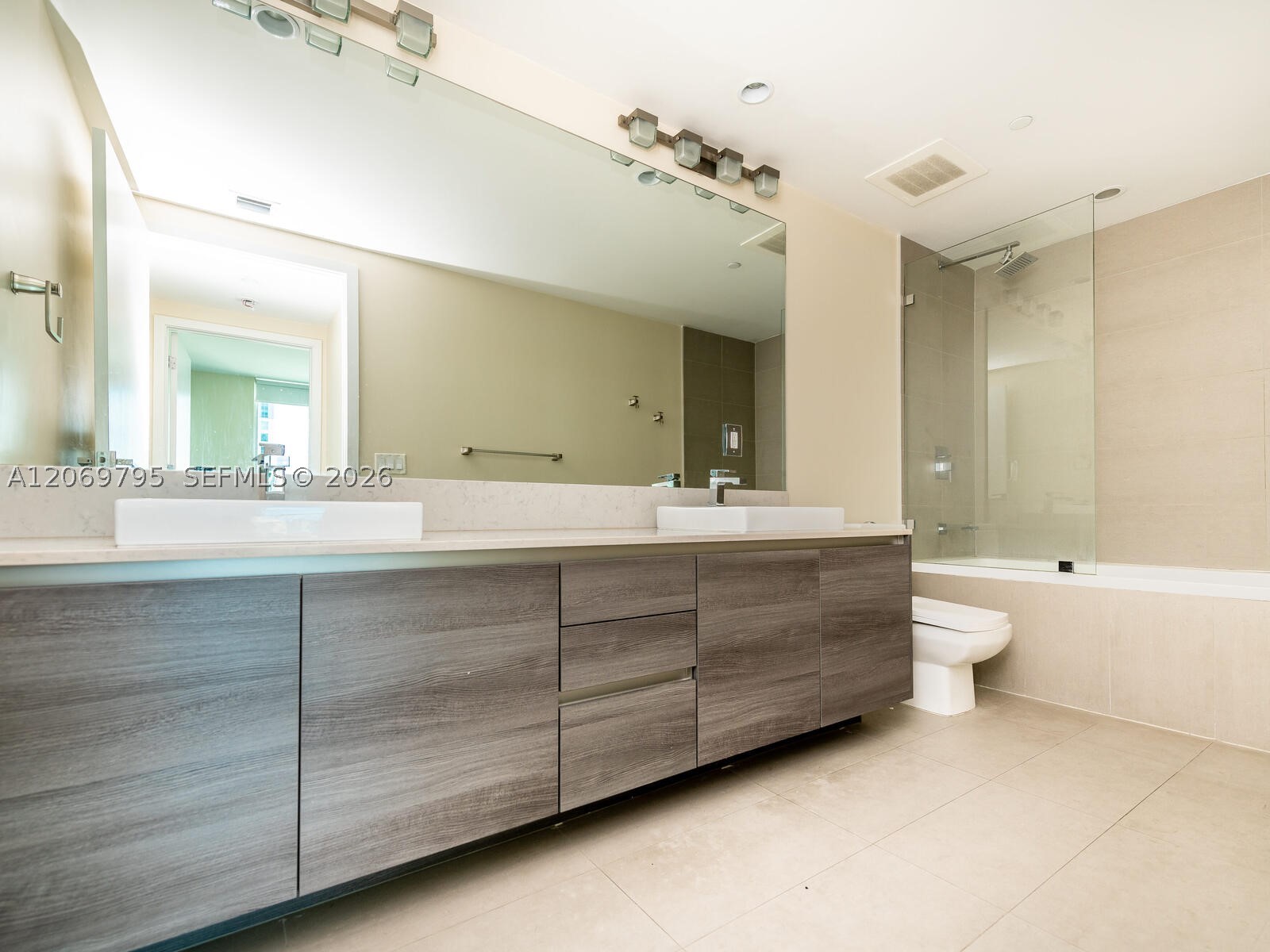 image The Bond on Brickell24
