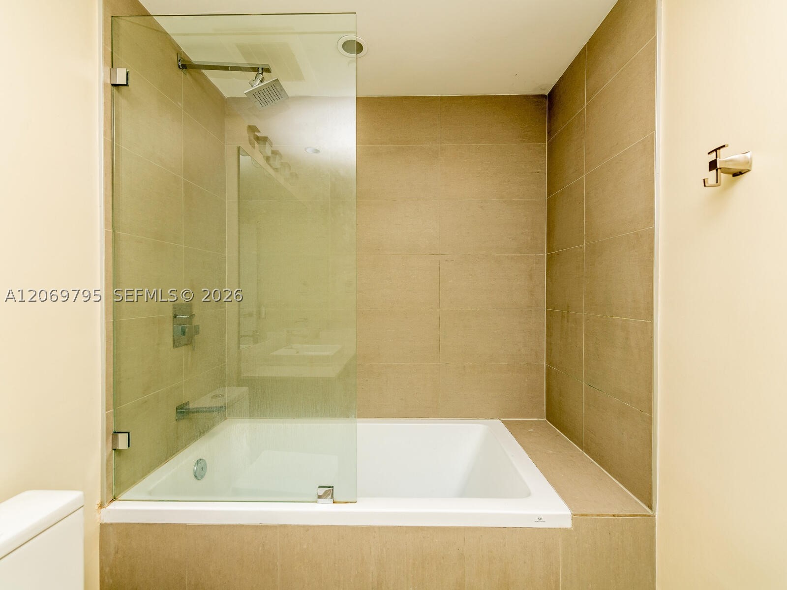image The Bond on Brickell25