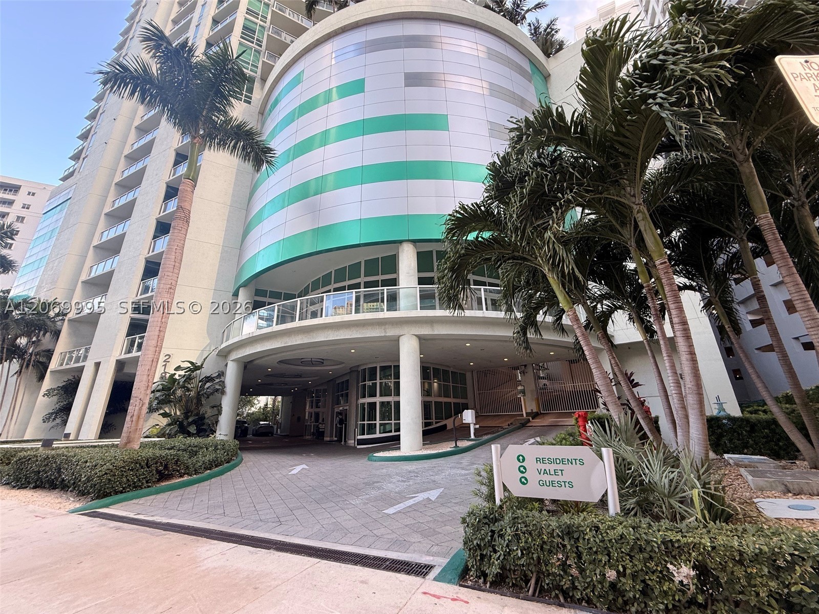 image Emerald at Brickell14
