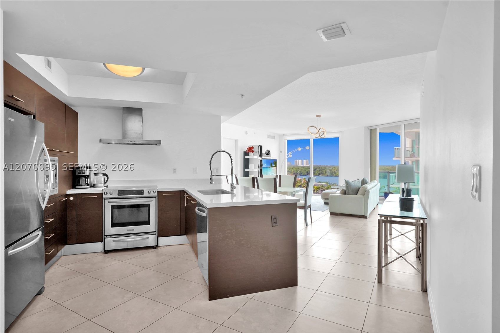 250 Sunny Isles Blvd #3-904