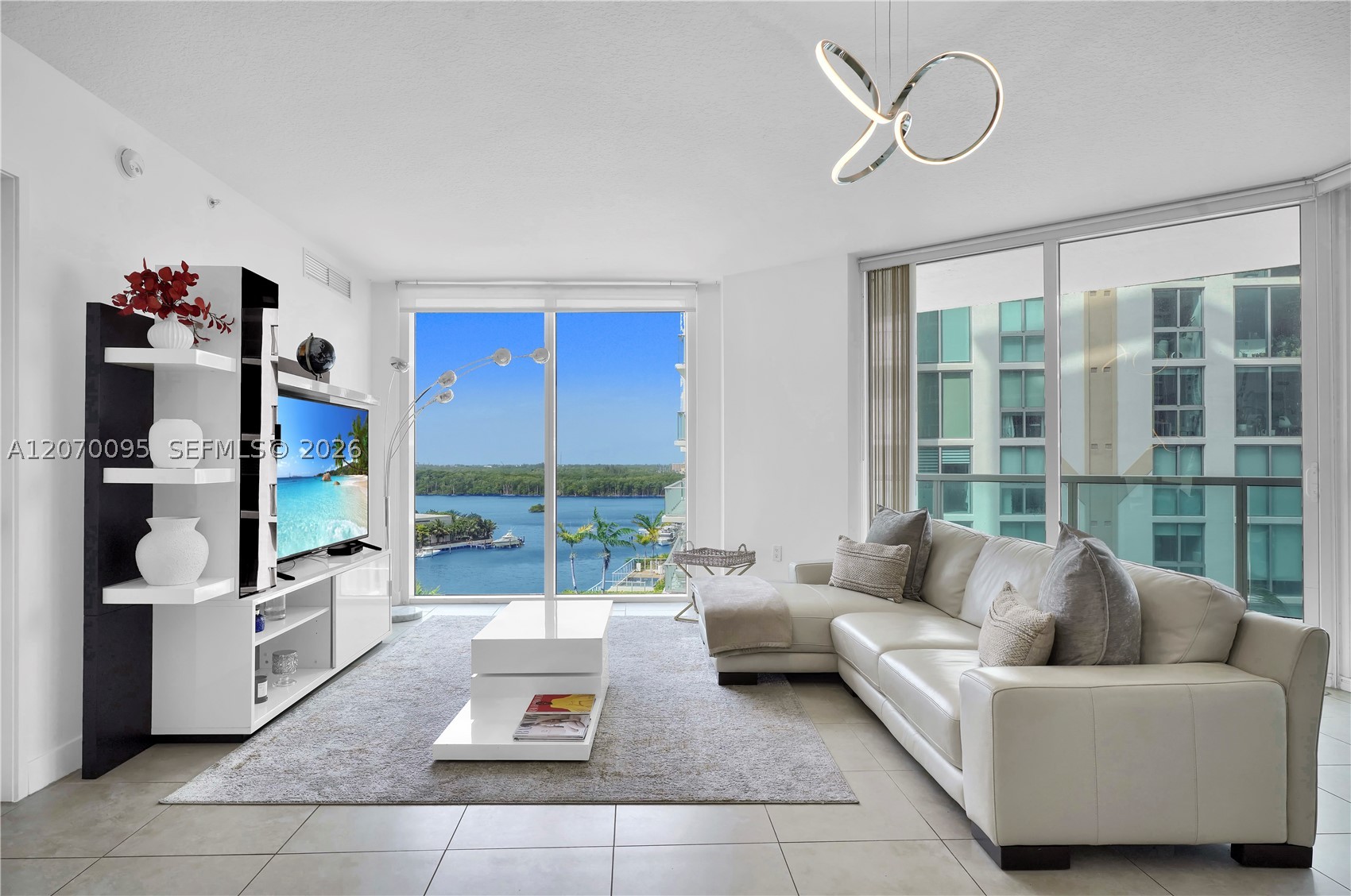 image St Tropez Sunny Isles1