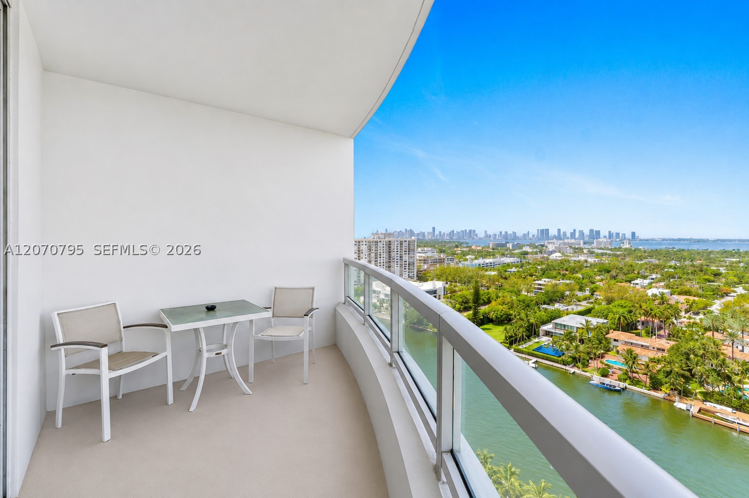 4401 Collins Ave #1915/1917 Miami Beach, FL 33140