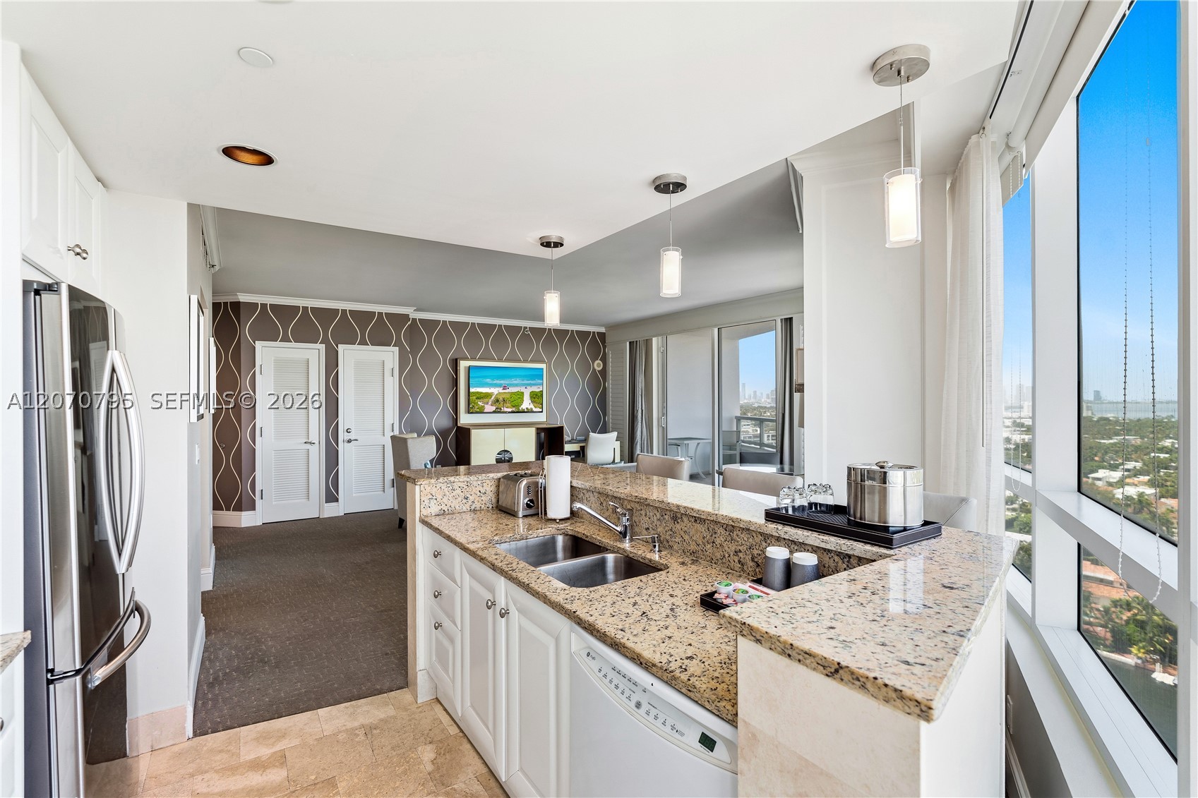 4401 Collins Ave #1915/1917 Miami Beach, FL 33140