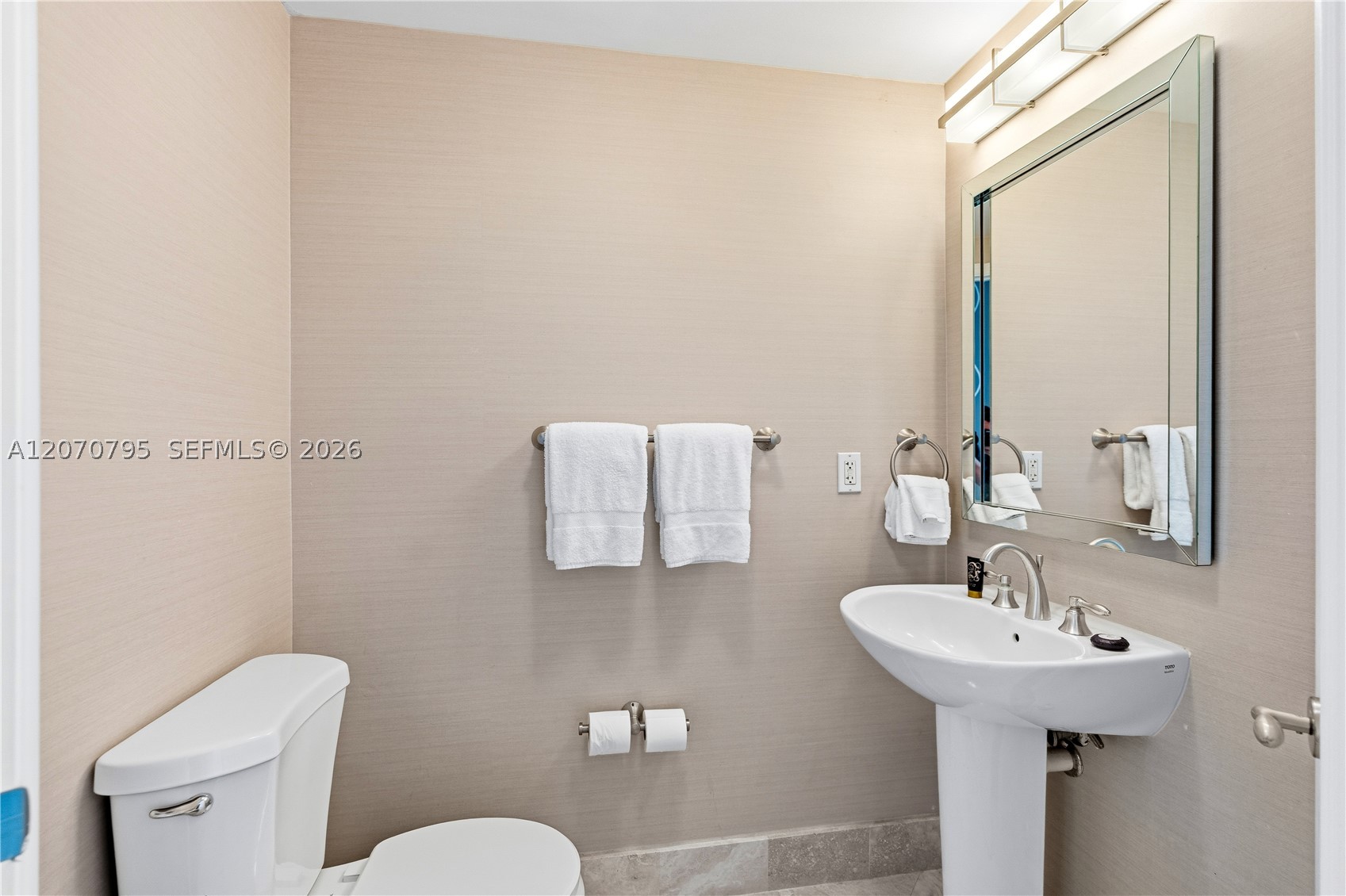 4401 Collins Ave #1915/1917 Miami Beach, FL 33140