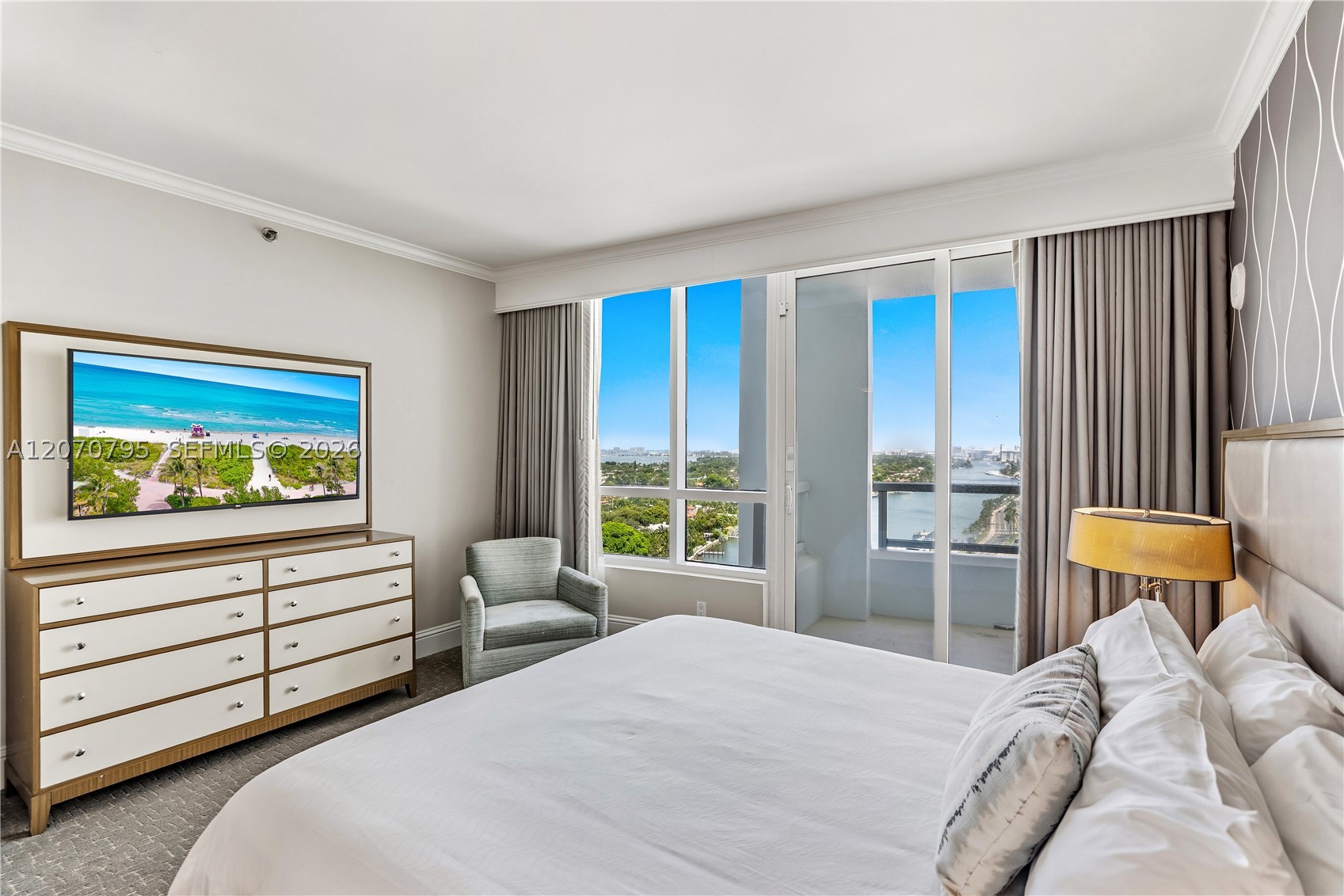 4401 Collins Ave #1915/1917 Miami Beach, FL 33140