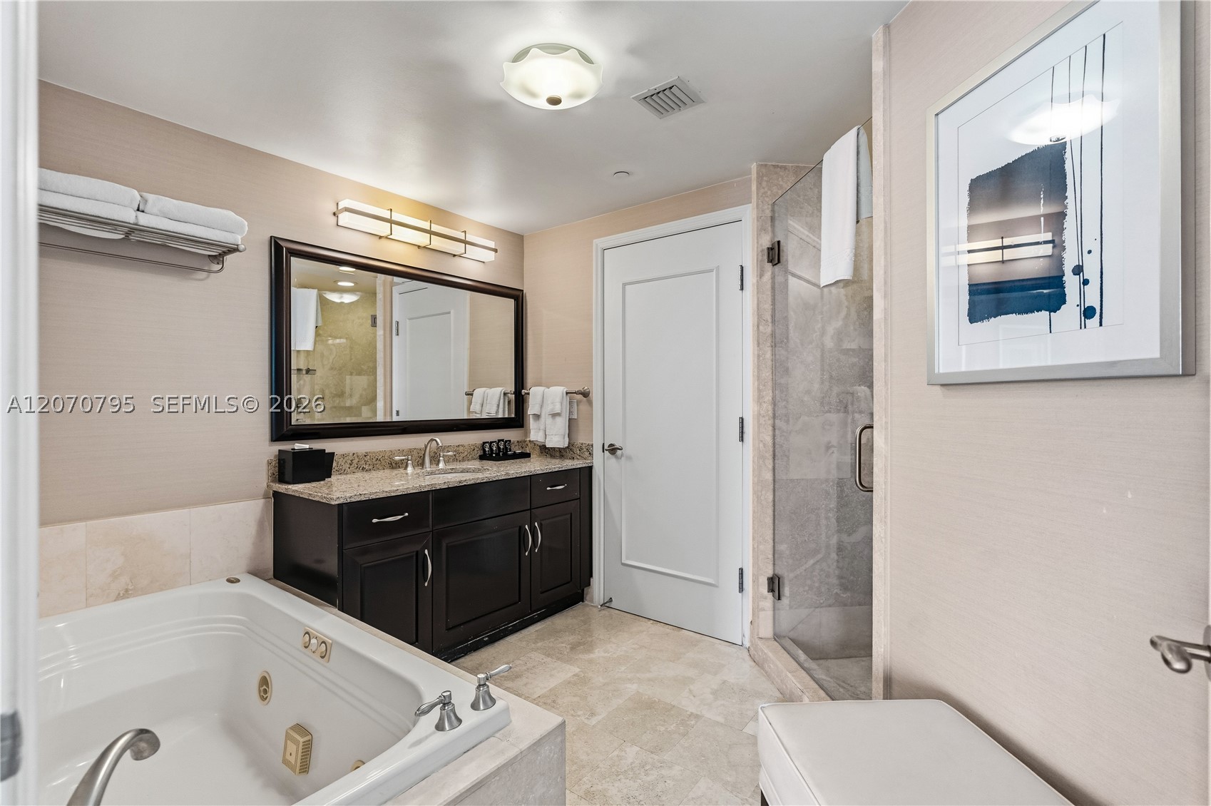4401 Collins Ave #1915/1917 Miami Beach, FL 33140