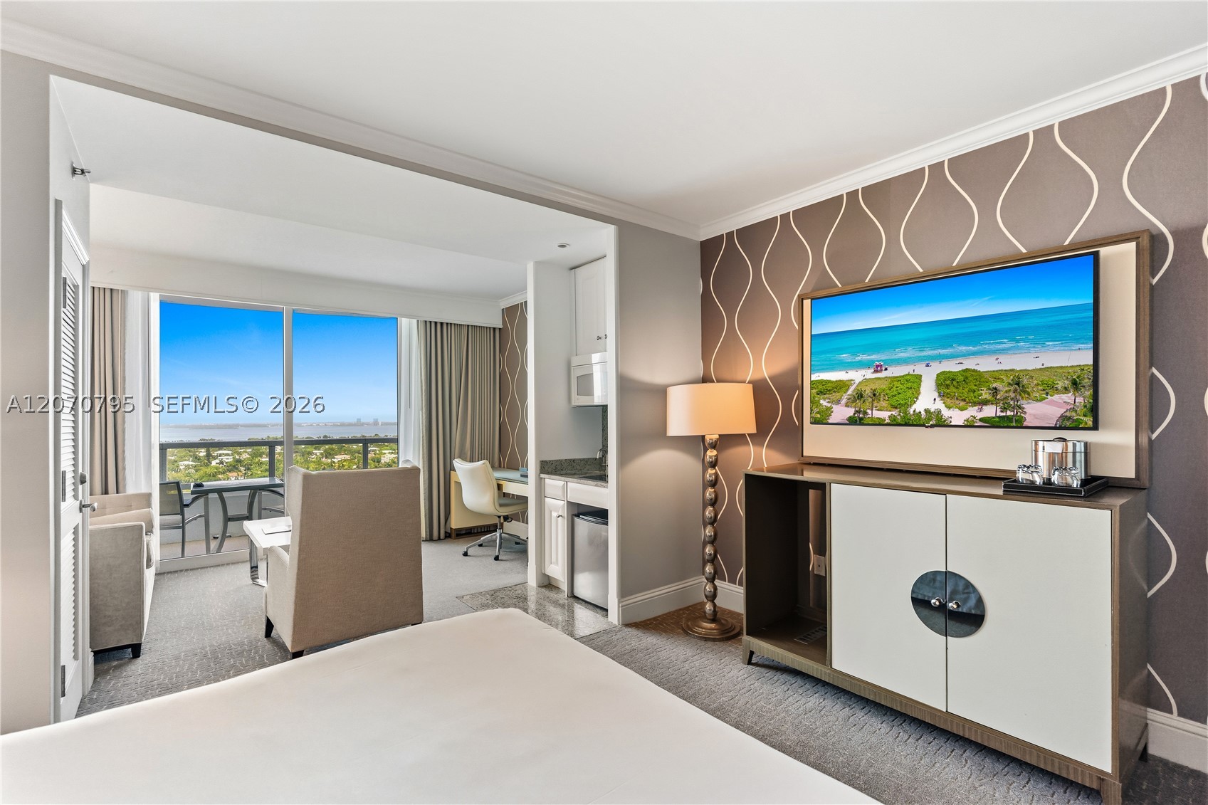 4401 Collins Ave #1915/1917 Miami Beach, FL 33140