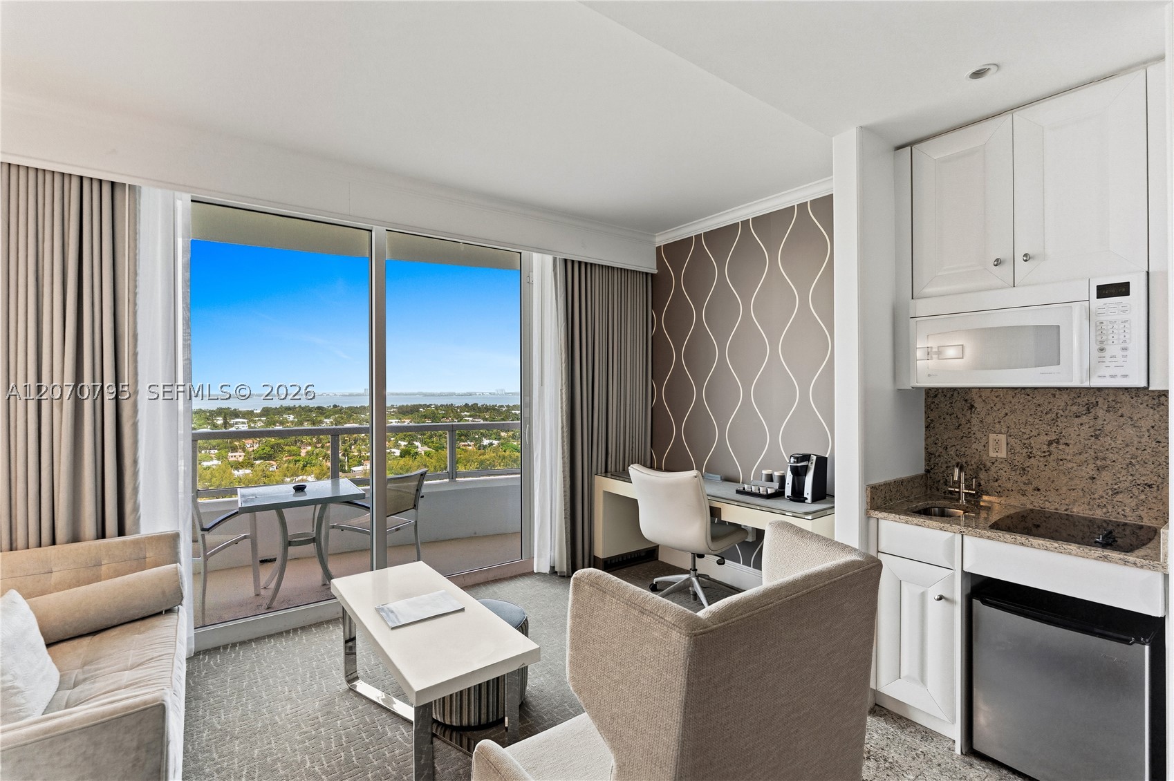 4401 Collins Ave #1915/1917 Miami Beach, FL 33140