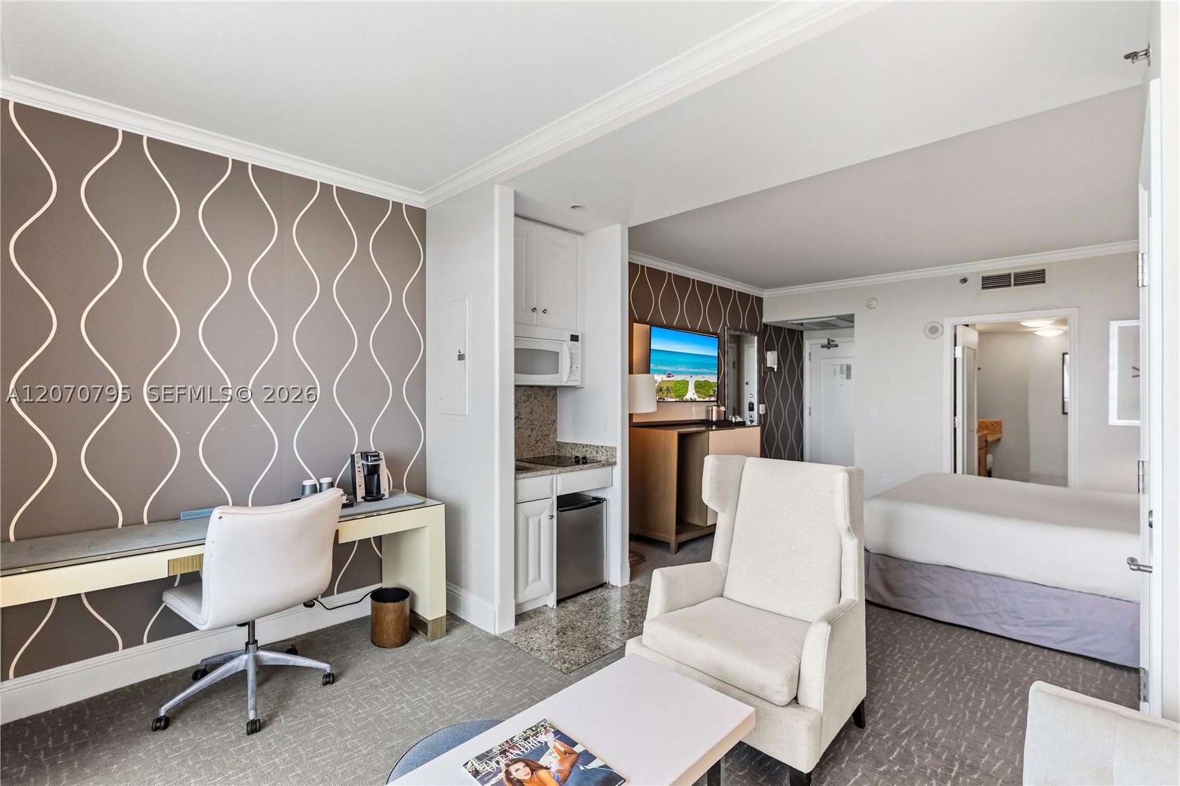 4401 Collins Ave #1915/1917 Miami Beach, FL 33140