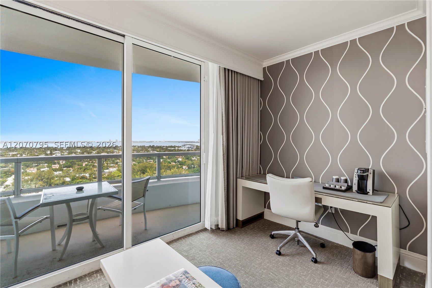 4401 Collins Ave #1915/1917 Miami Beach, FL 33140